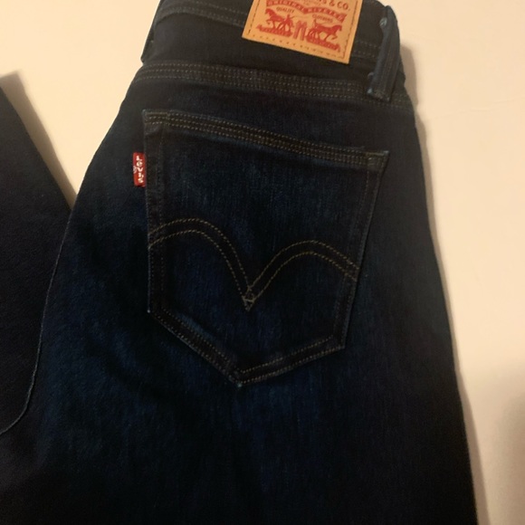 Curvy boot cut jeans in excellent condition Levi Strauss - Picture 1 of 5